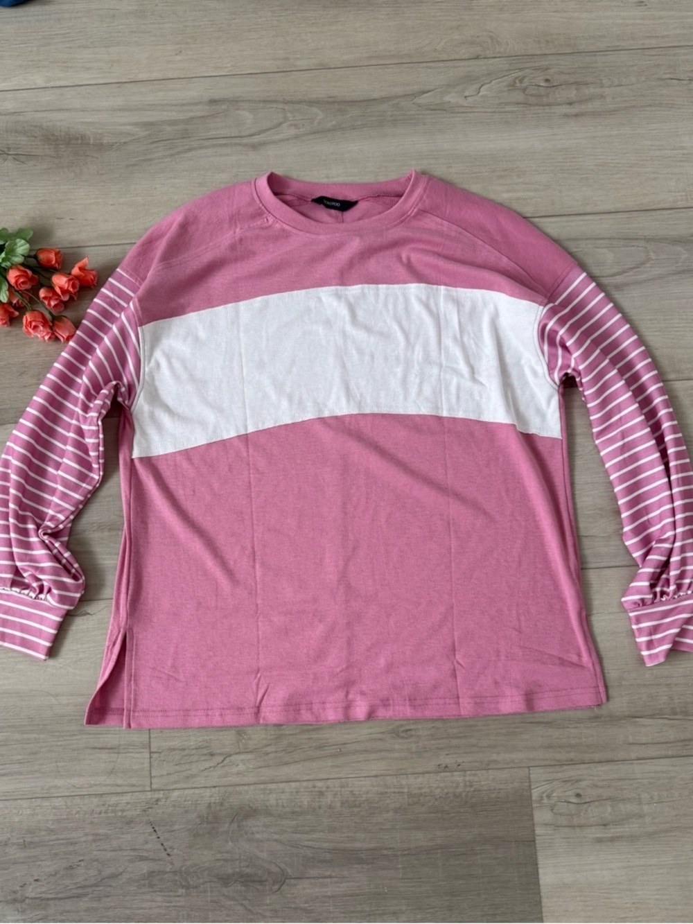 Pink Colorblock Striped Sleeve Top |
Long Sleeve Crewneck Casual Pullover